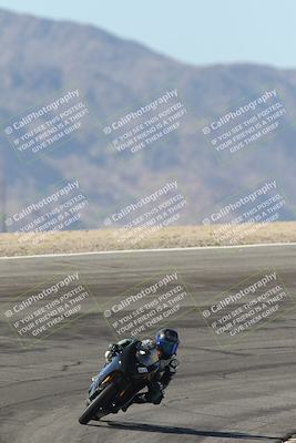 media/Oct-30-2025-Racers Edge (Thu) [[dabbdaf680]]/3-B Group/Session 2 (Bowl Exit)/